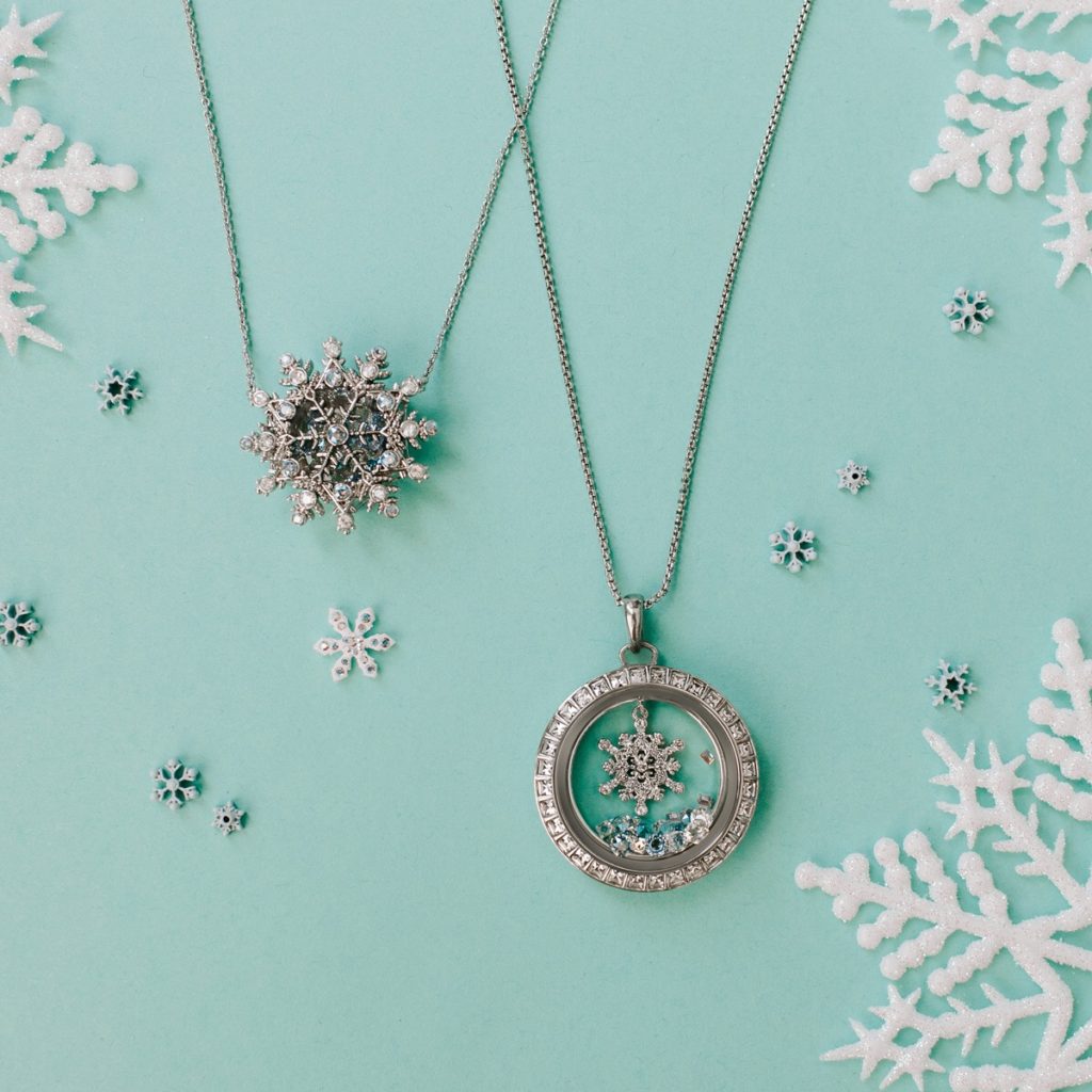 Snowflake Origami Owl looks